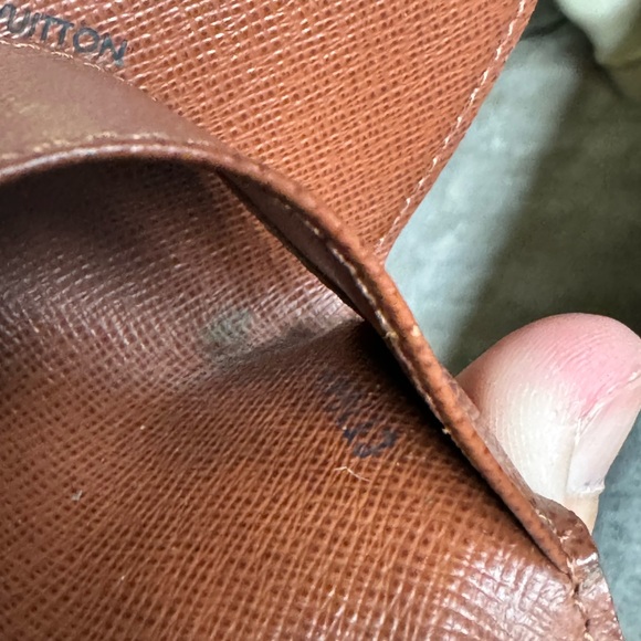 Louis Vuitton key holder - Picture 5 of 6